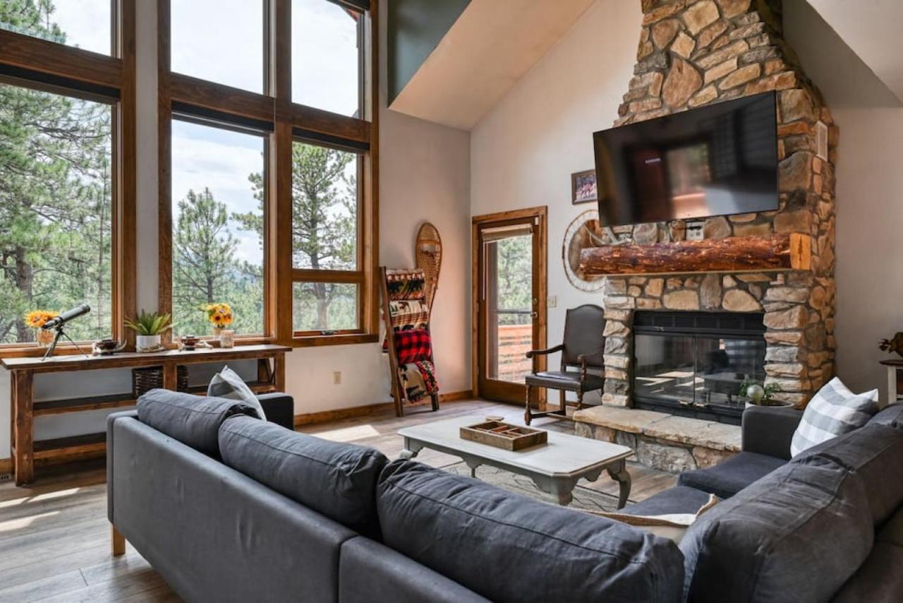 Antlers Ridge, Private Hot Tub, 3 Decks, MTN Views - Ferienwohnung Woodland Park