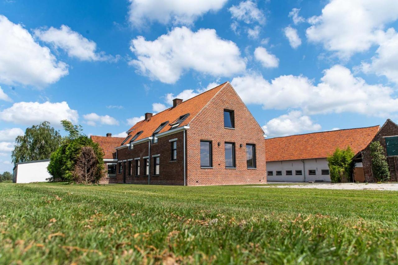 Farmhouse Hoeve Den Ast 5 separate bedrooms with bathrooms - B&B Harelbeke