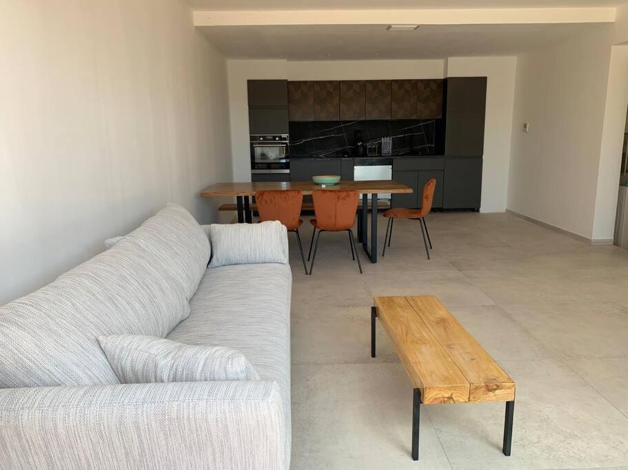 Maison neuve avec piscine - B&B Corbara