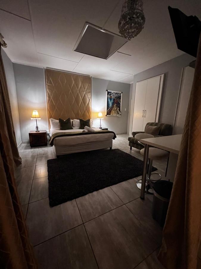 Deluxe Double or Twin Room with Pool Access
