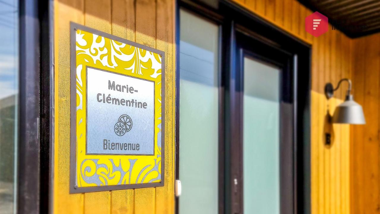 La Marie-Clémentine de Portneuf / Private hot tub, Pool & Billard - B&B