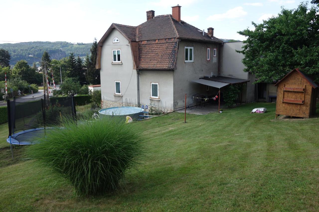 Pod Chlumem - útulný byt v blízkosti centra - Chambres d’hôtes Děčín