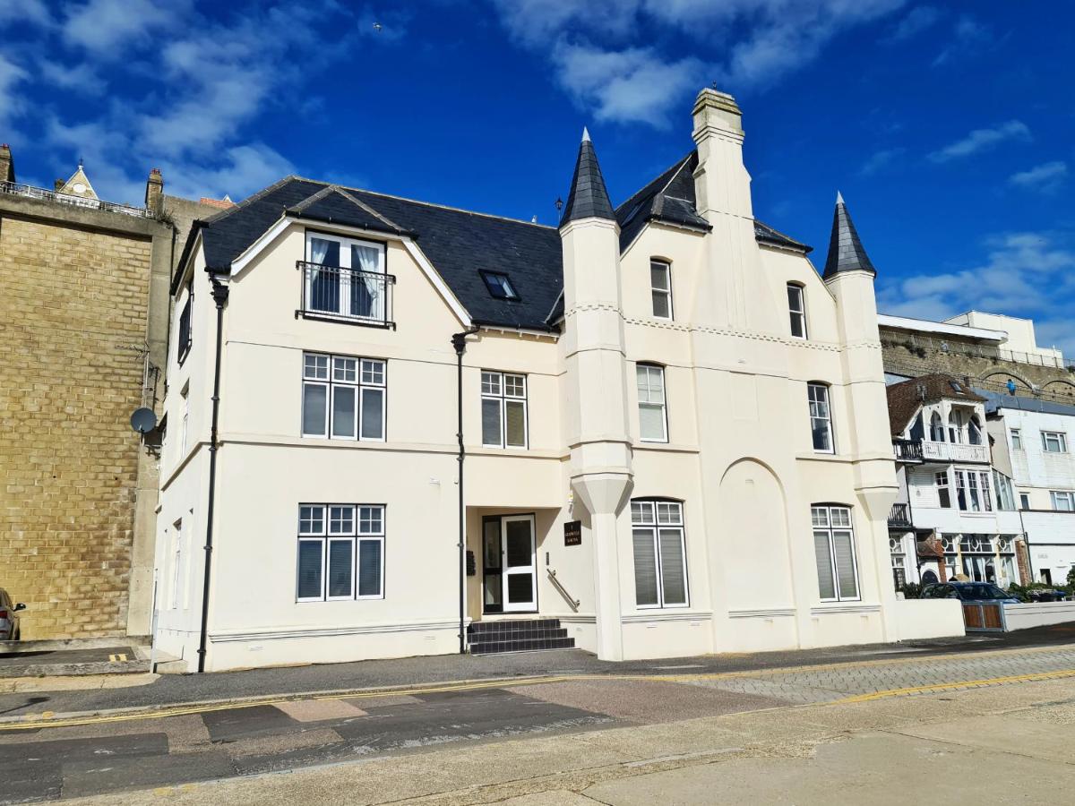 Vitamin Sea Beachfront Apartment Ramsgate - Sleeps 4 - B&B