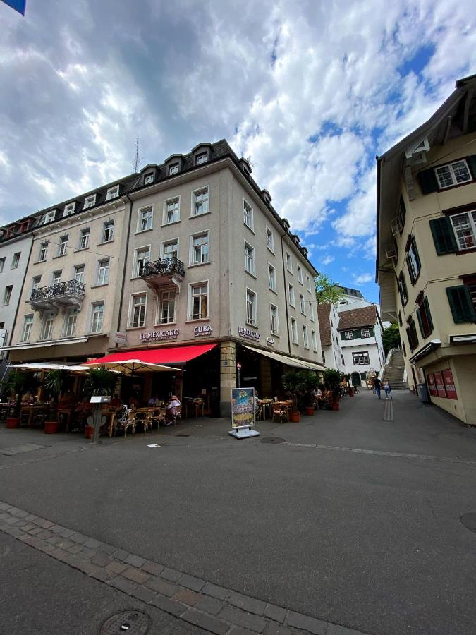 Stylish two-floor apartment in a heart of Basel - B&B Basilea