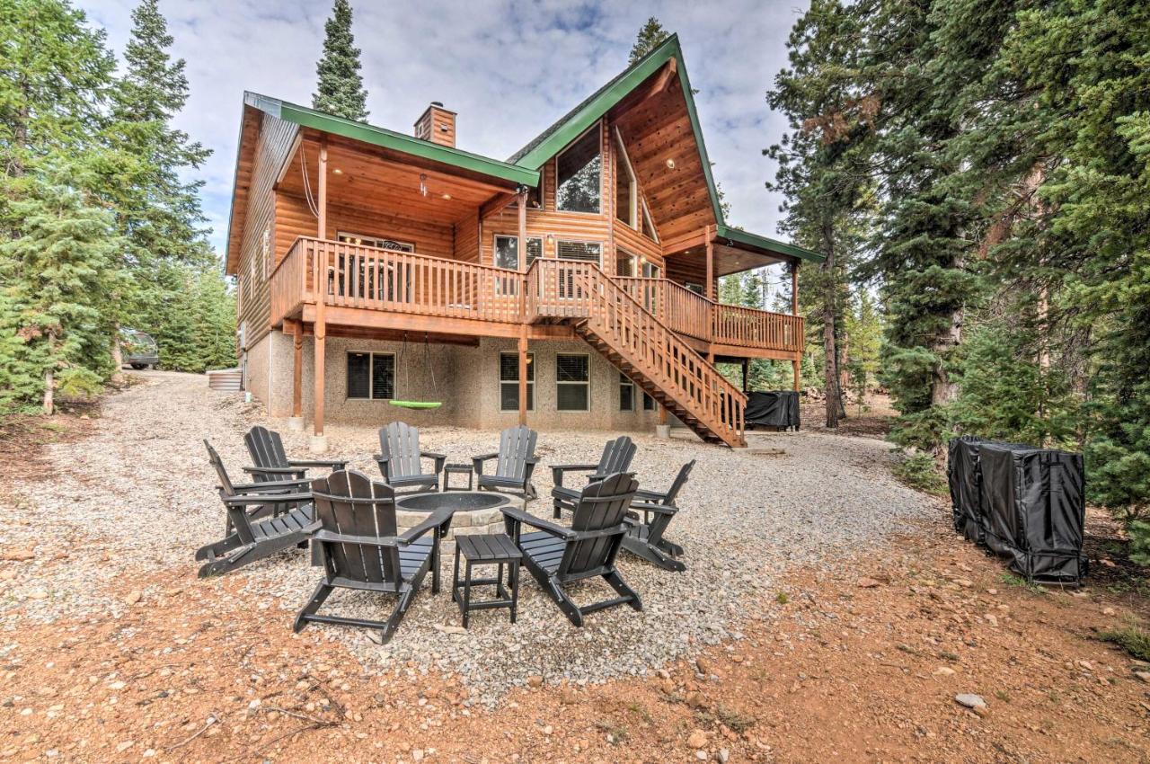B&B Duck Creek Village - All-Encompassing Cabin with Fire Pit and Kayaks! - Bed and Breakfast Duck Creek Village