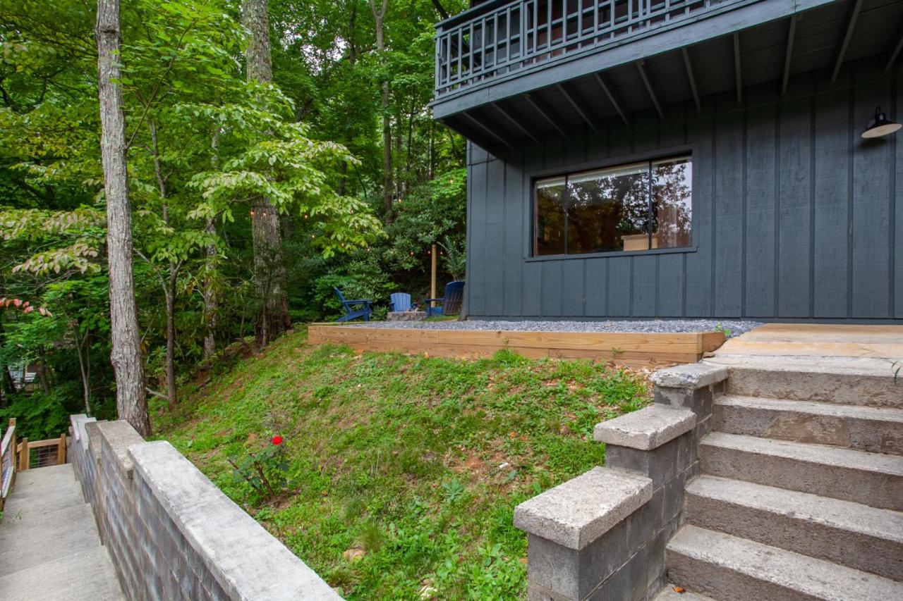 Serenity View- FirePit, Game Room, Community Pools - B&B