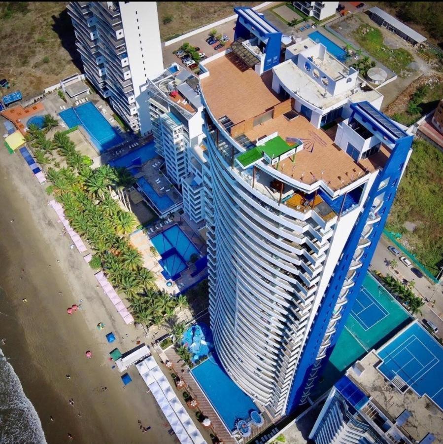 Grand Diamond Beach lujoso departamento frente al mar - B&B Tonsupa