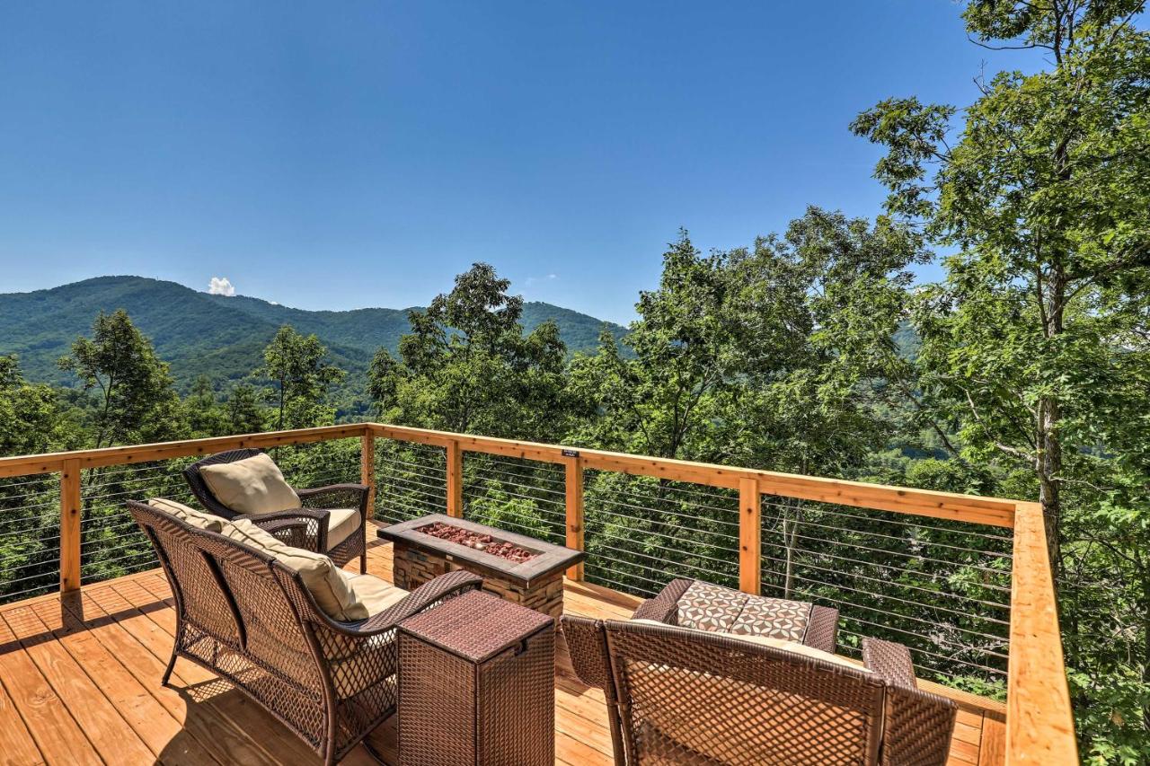 B&B Asheville - Scenic Asheville Escape Hot Tub and Mtn Views! - Bed and Breakfast Asheville