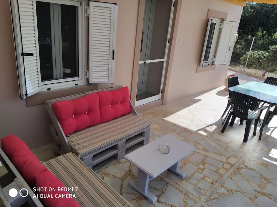 sun and sea 1 - Bed and Breakfast Elíka