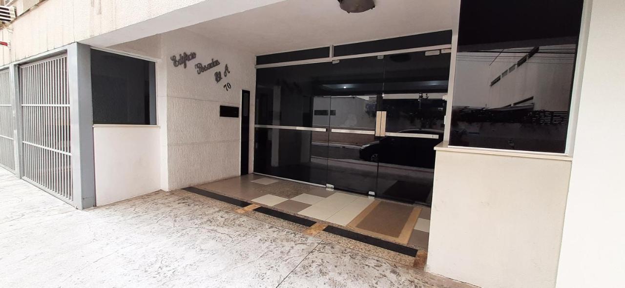 Amplo e iluminado apto central para temporada - B&B