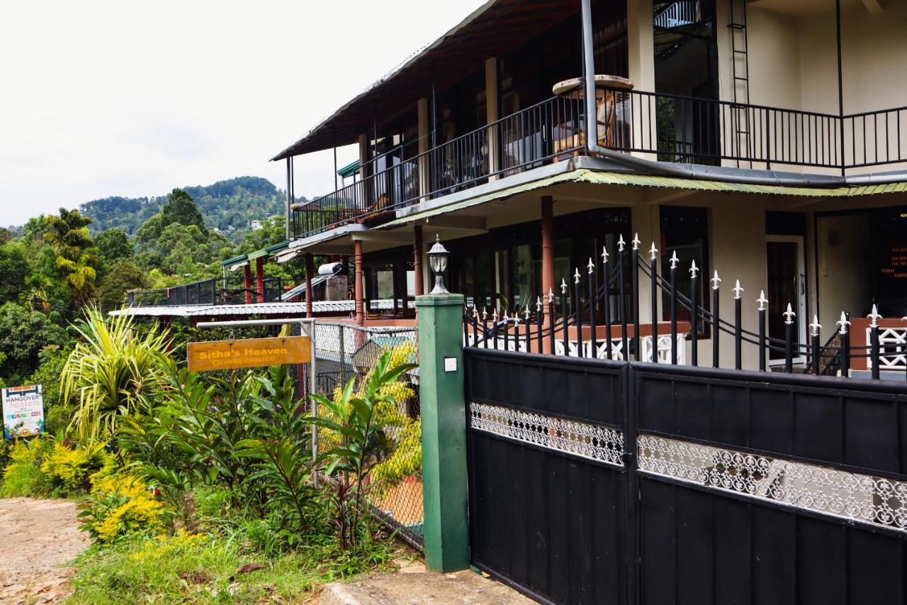 Apartment with Mountain View