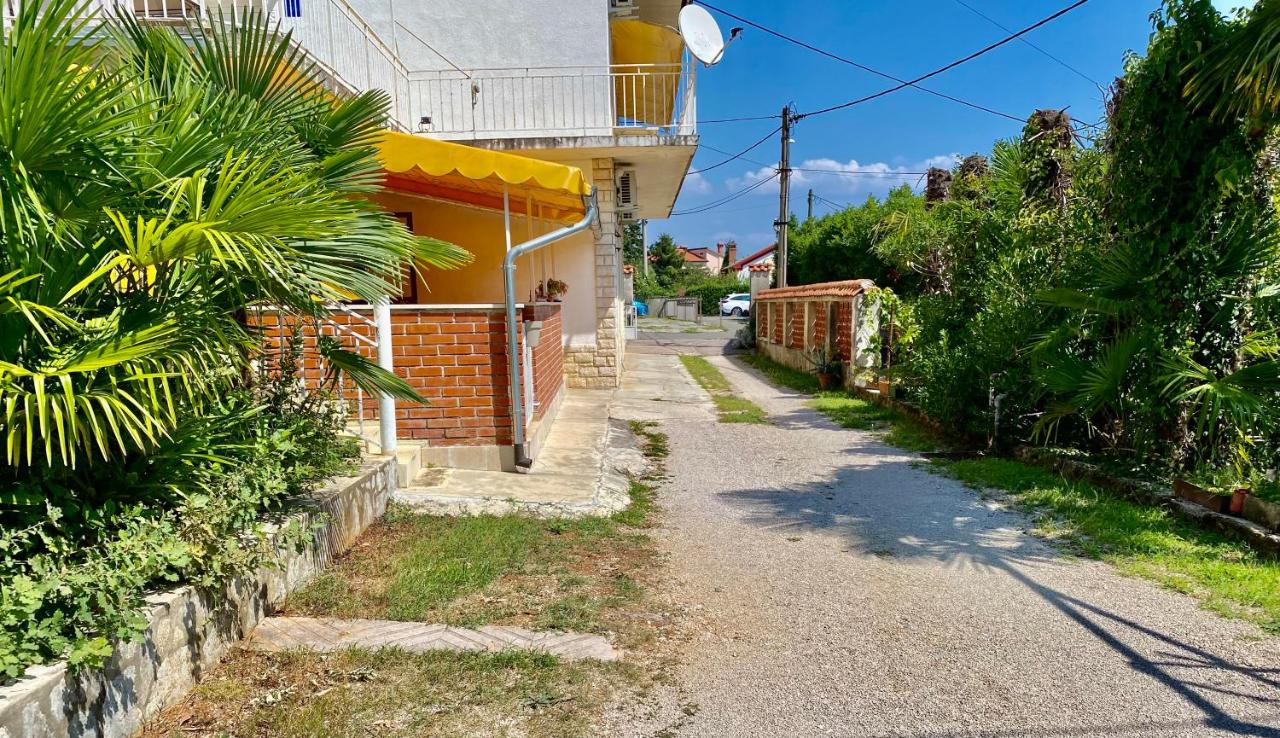 FREE Parking, Wifi, Aircool, Terrace, Living & Bedroom - Chambres d’hôtes Lovran