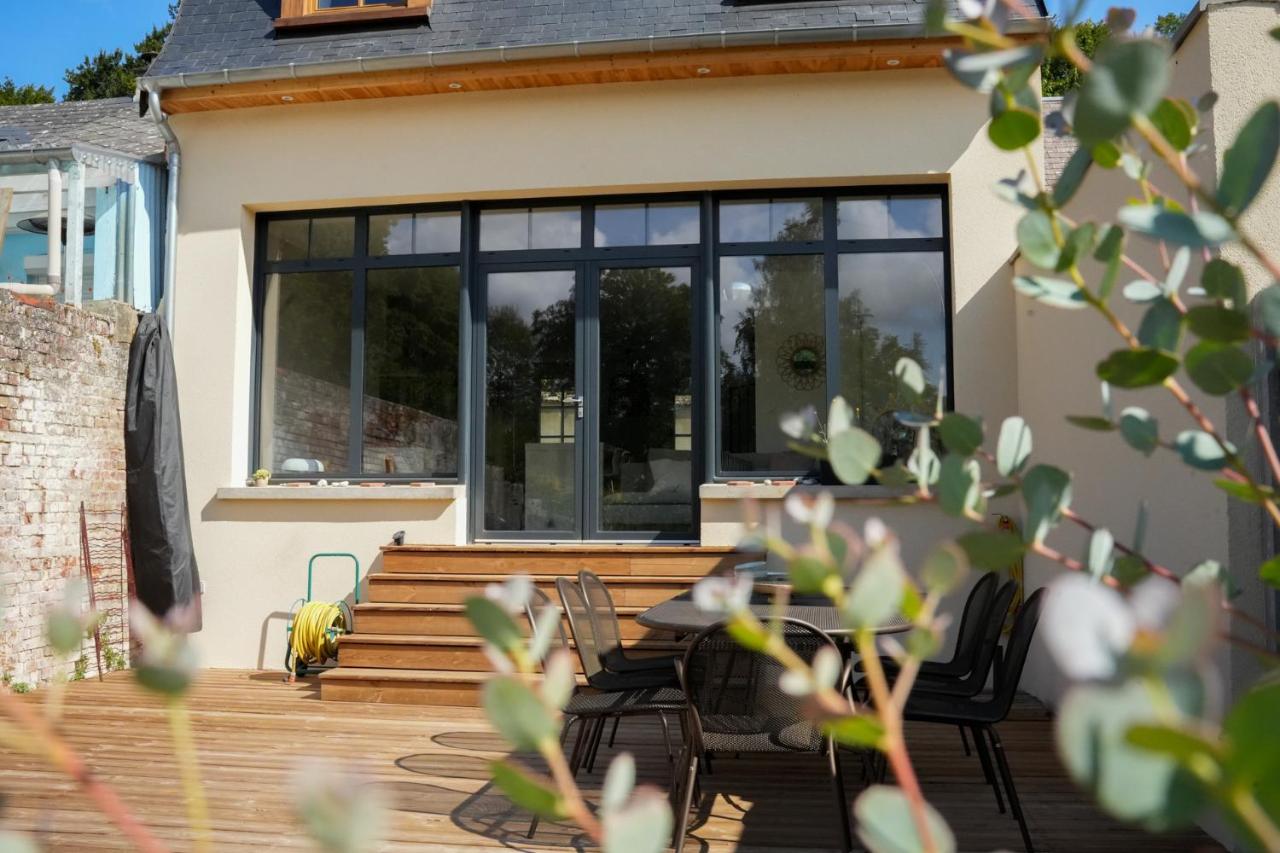 Les Hirondelles, gîte de charme avec jardin, 7p - B&B