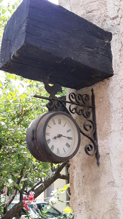 Apartman Kamen 1 - Ferienwohnung Negotin