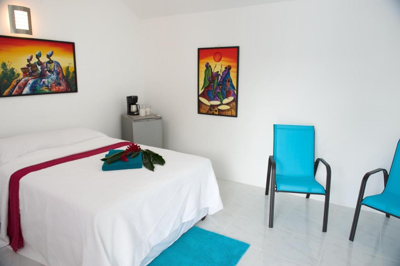 Queen Room with Pool View