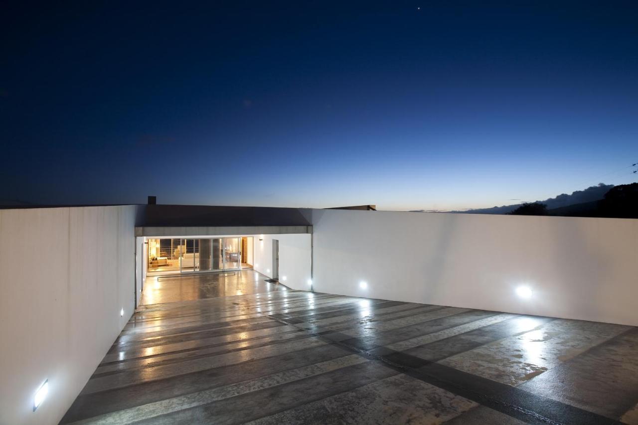Arte da Fuga - B&B Lajes