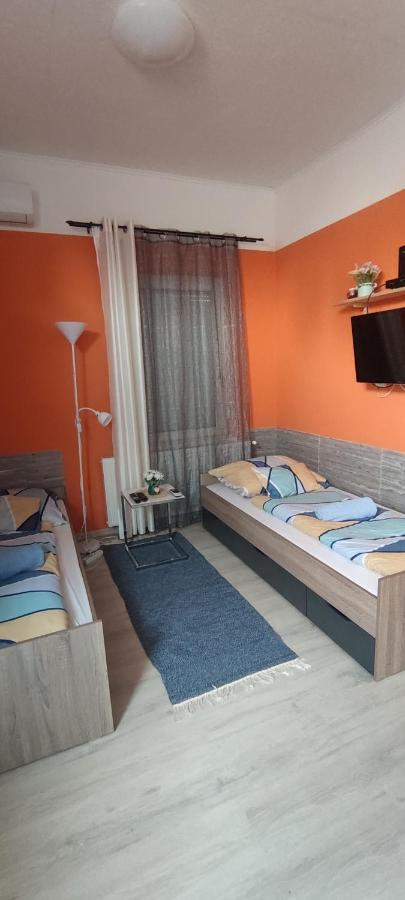 Nagyi Apartman Kecskemét - B&B