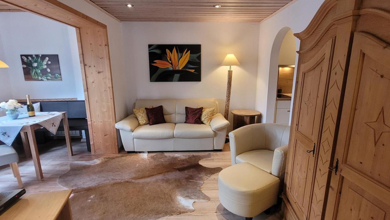 Heike Hauswirth KOFELBLICK - B&B Oberammergau