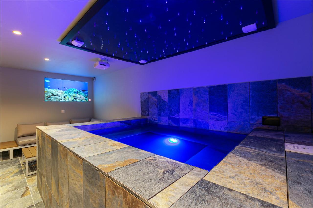 Gites Spa Strasbourg - Villa Gorille - SPA Privé, Sauna, Borne d'arcade, Babyfoot - B&B