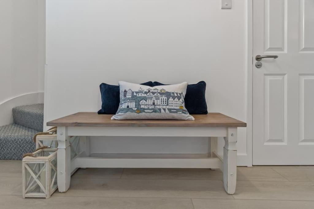 Charming Sea Haven House, Close to the Marina - Ferienwohnung