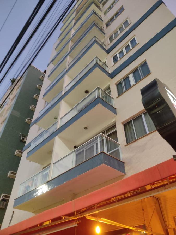 Apto Pe na Areia, direcao Ilha-Balneario Camboriu. - B&B