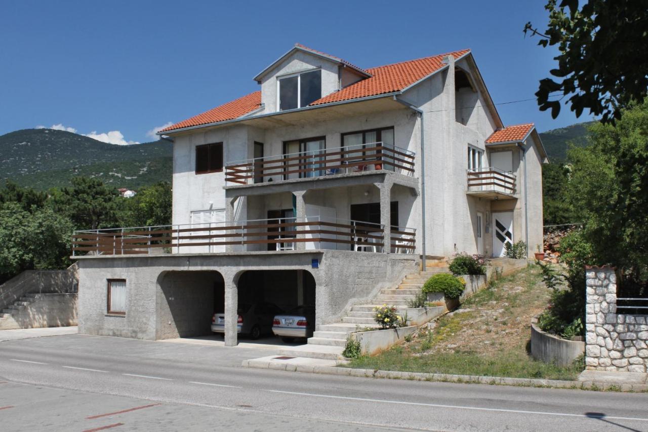 B&B Klenovica - Apartments by the sea Klenovica, Novi Vinodolski - 5581 - Bed and Breakfast Klenovica