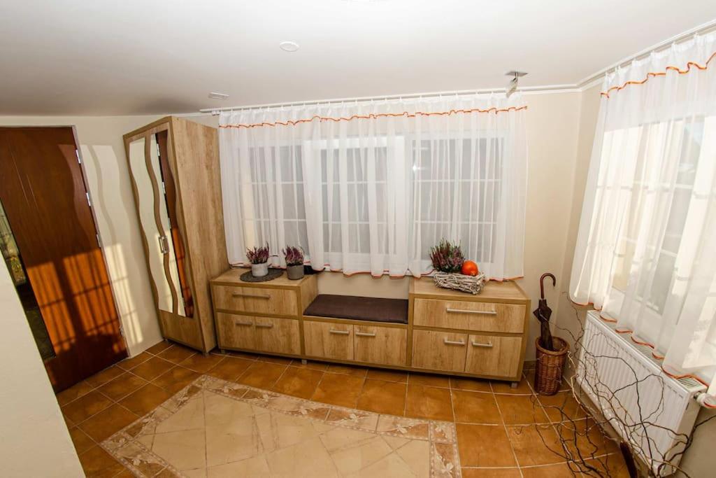 Žltý domček - Apartmán Švábovce - B&B Švábovce