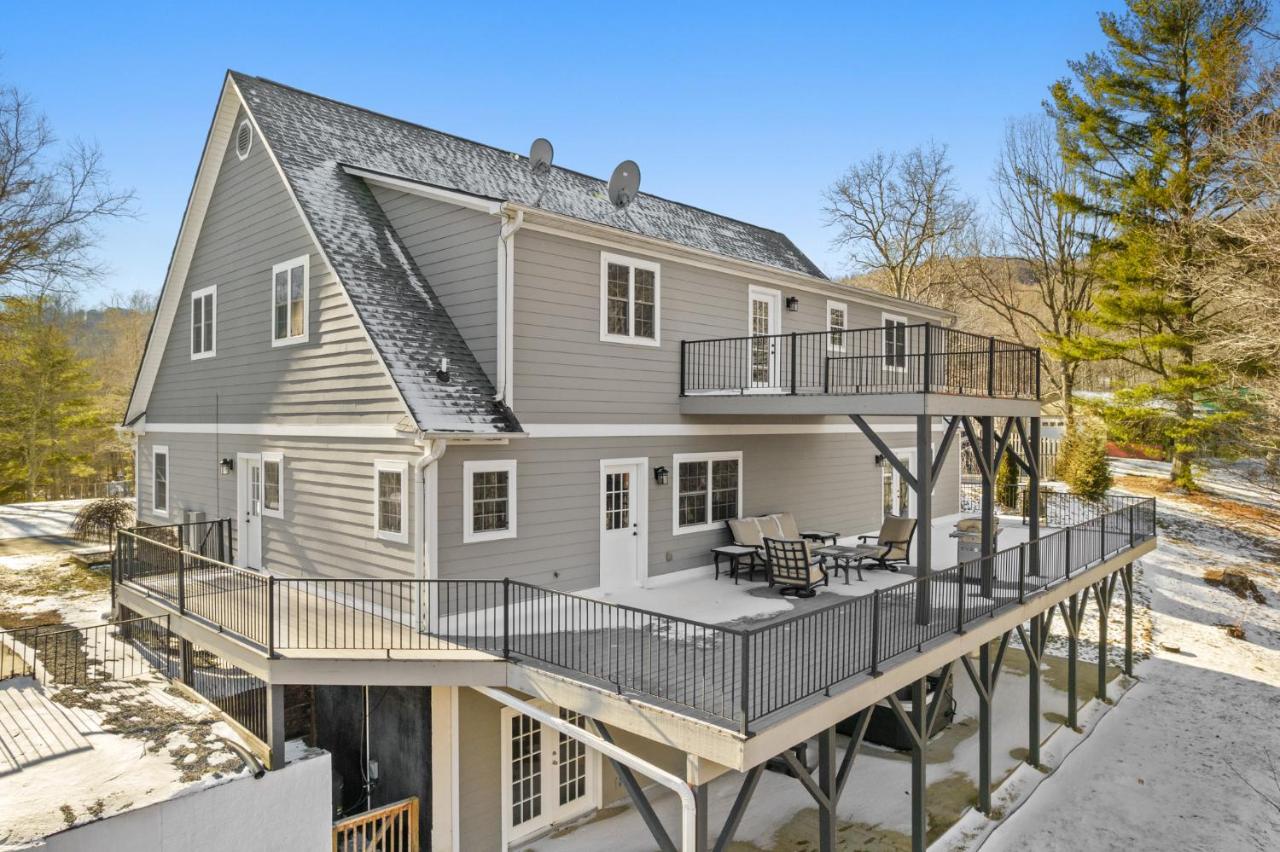 Secluded Luxury Home with Pool and Hot Tub in ASHEVILLE 15 min to Downtown - B&B Asheville