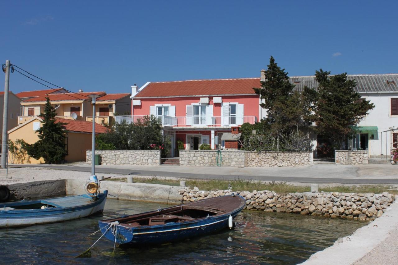 B&B Kustići - Rooms by the sea Kustici, Pag - 6288 - Bed and Breakfast Kustići