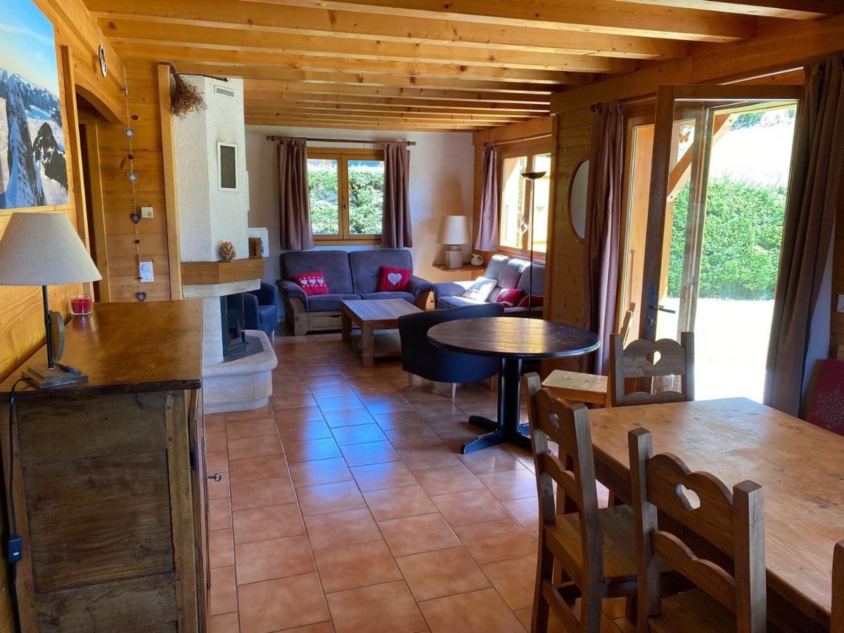 B&B La Clusaz - Chalet La Clusaz, 6 pièces, 10 personnes - FR-1-459-2 - Bed and Breakfast La Clusaz