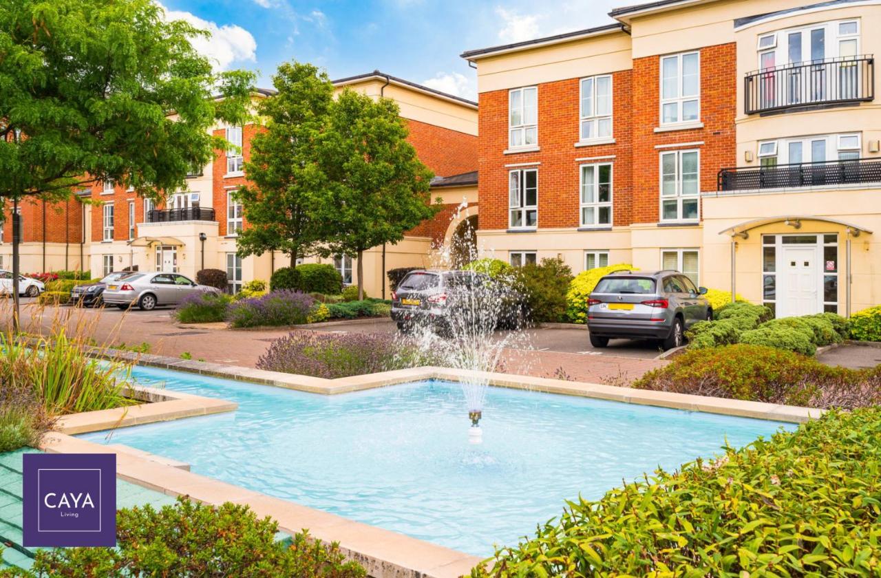 CAYA Living 3BR Apartment in Central Windsor Berkshire - Legoland - Windsor Castle - Lapland UK - Heathrow Sleeps 6 - Private Gated Parking - Ferienwohnung