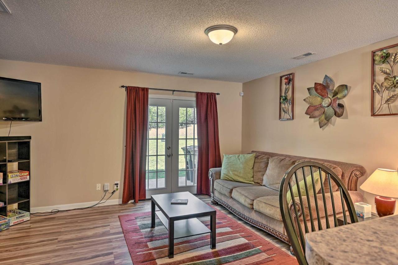 Cozy Greensboro Townhome about 7 Mi to UNC Campus - B&B Greensboro