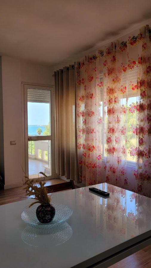 Sea View Apartment in Vlora Balcony Free Parking - B&B Vlore