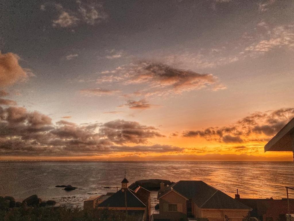 Studio mit Balkon und Meerblick.