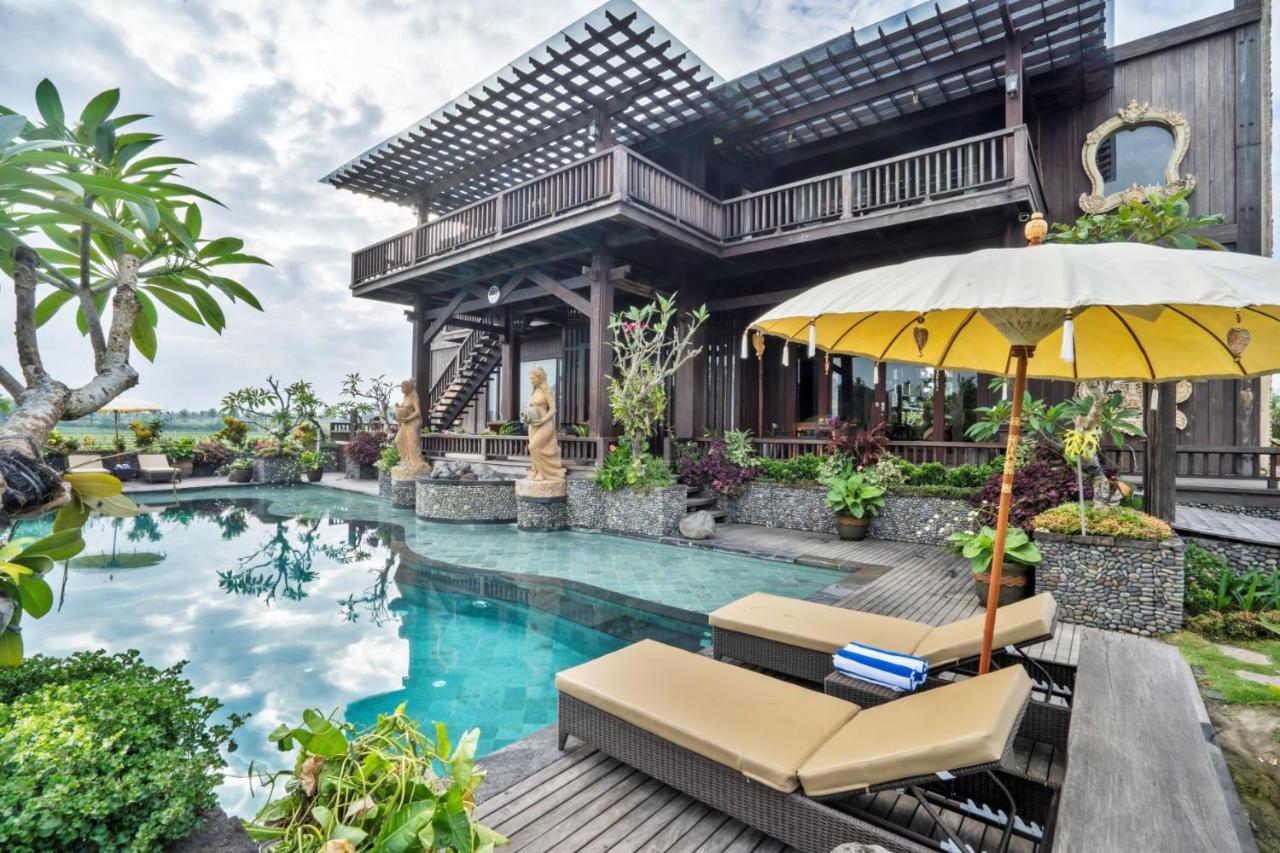 Four-Bedroom with Private Pool and Daily Afternoon Tea 