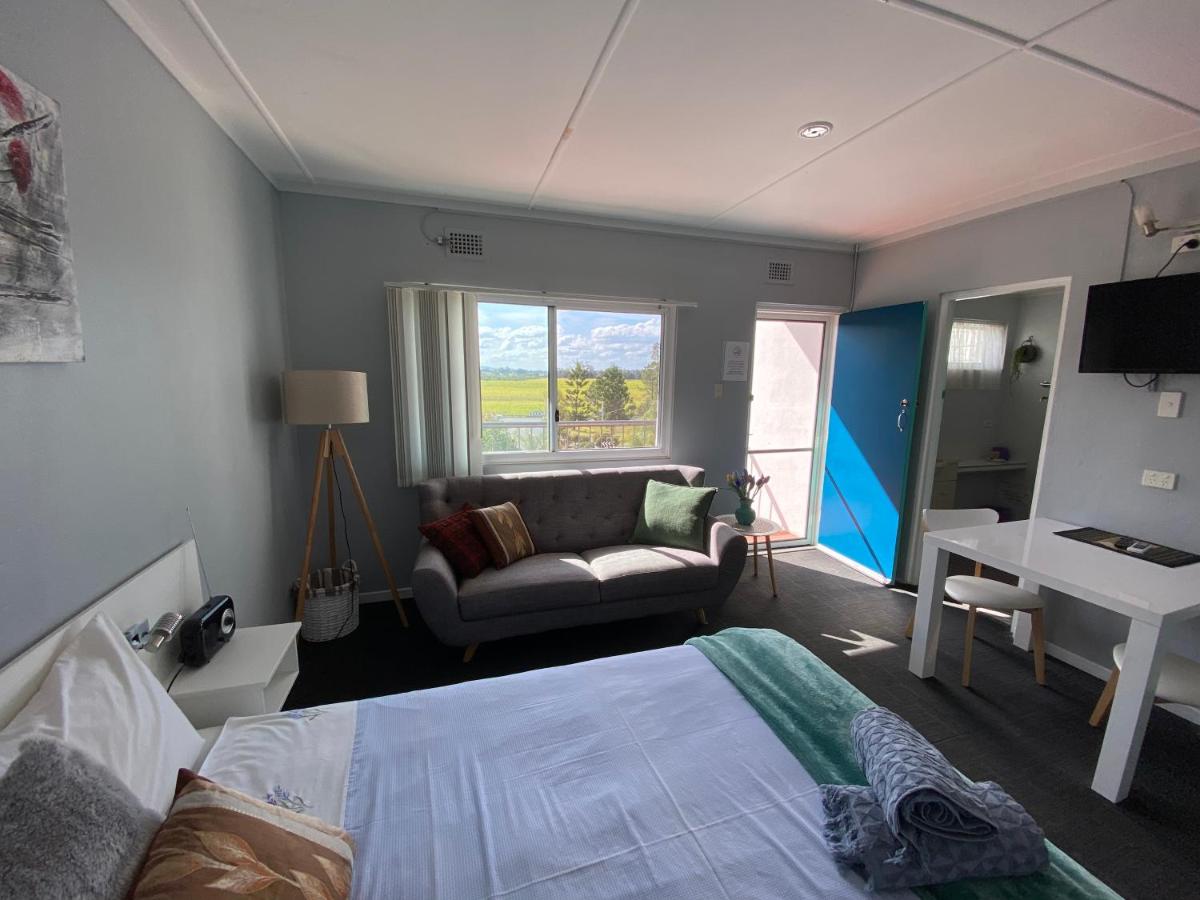 Zweibettzimmer mit Balkon