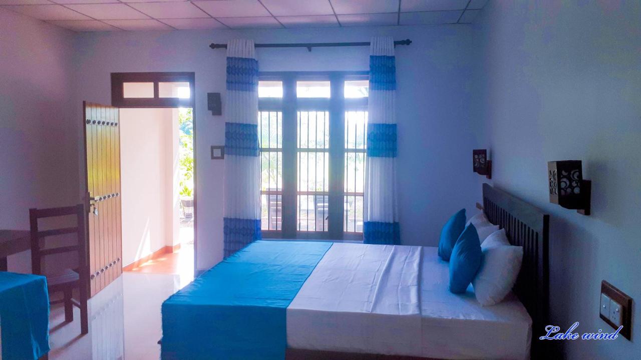 Lake Wind - B&B Habarana
