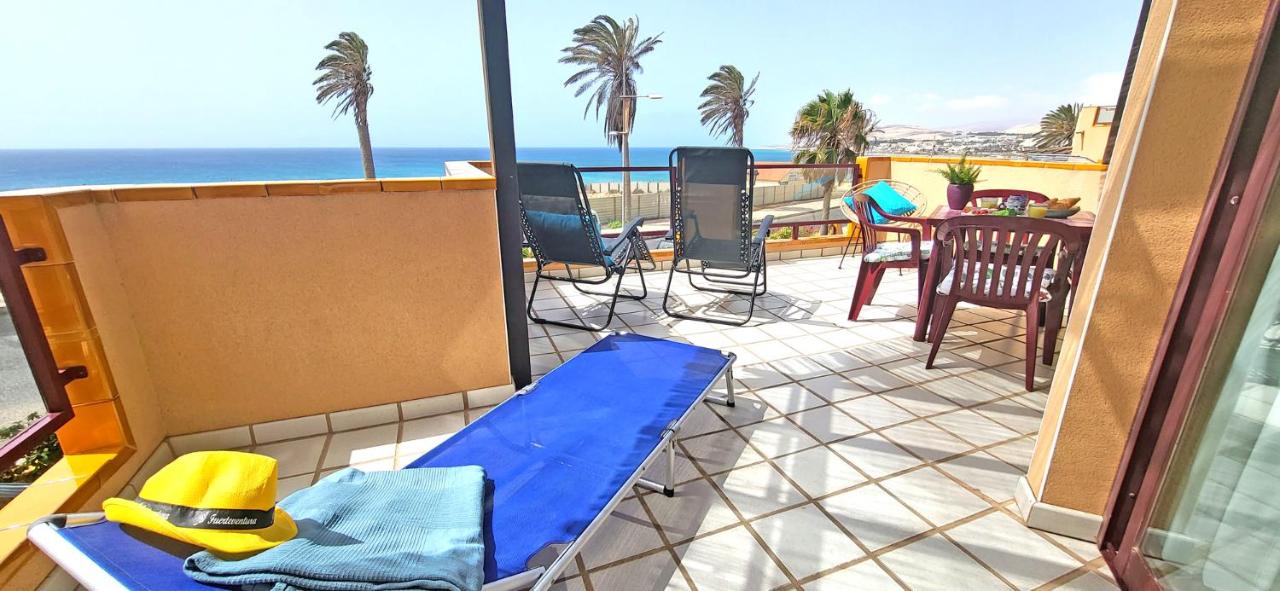 Holiday flat BLUE OCEAN, beachfront, sea view, 1 bedroom, livingroom, fast internet - B&B