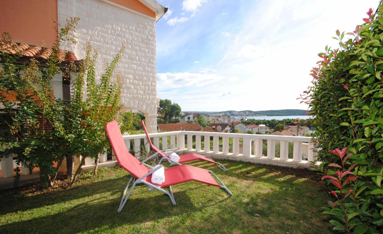 Seaview Luxury Apartment "Lucy" with terrace & vintage summer kitchen - B&B Traù