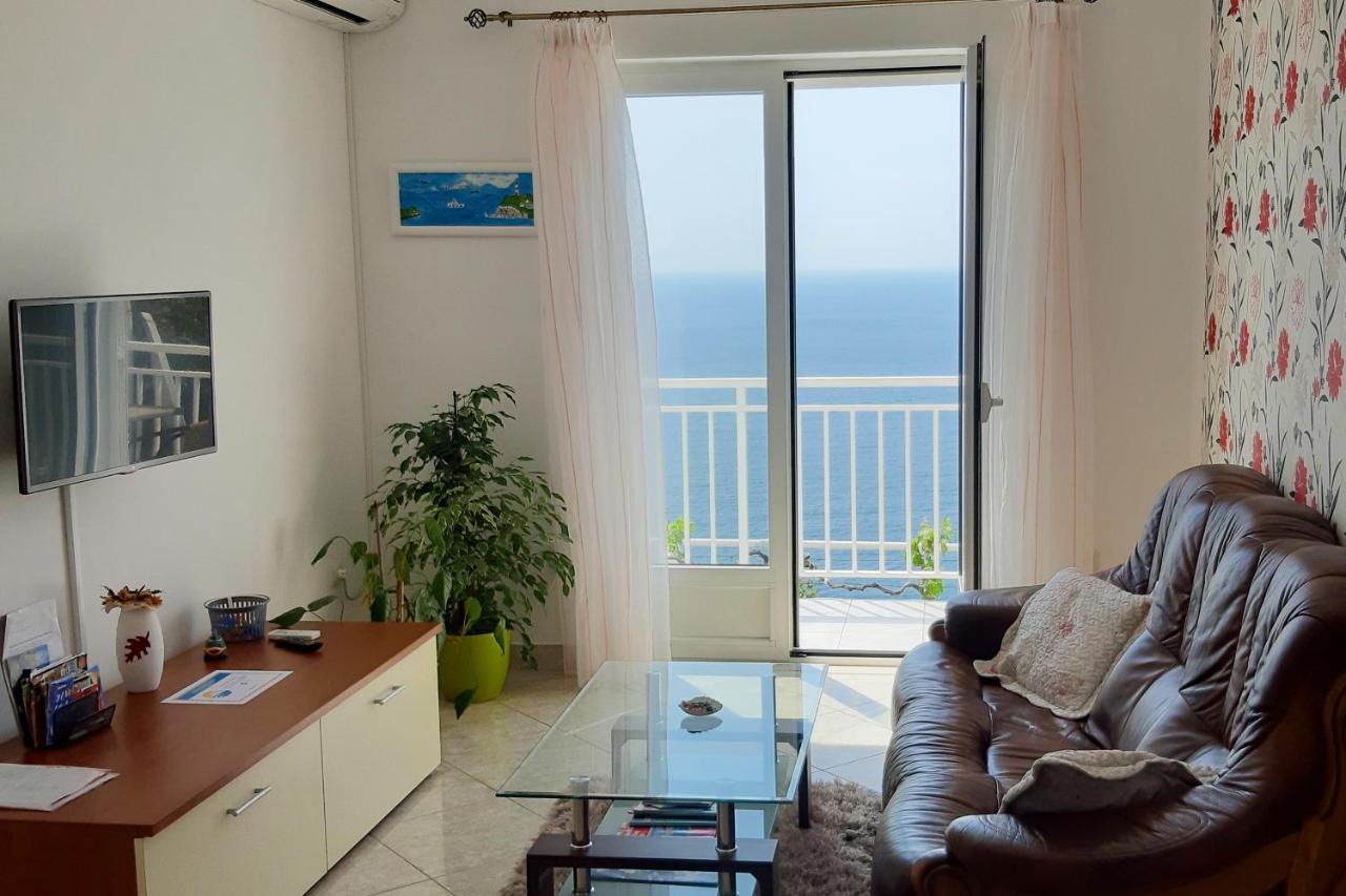 Appartement 3 Chambres avec Terrasse et Vue sur la Mer