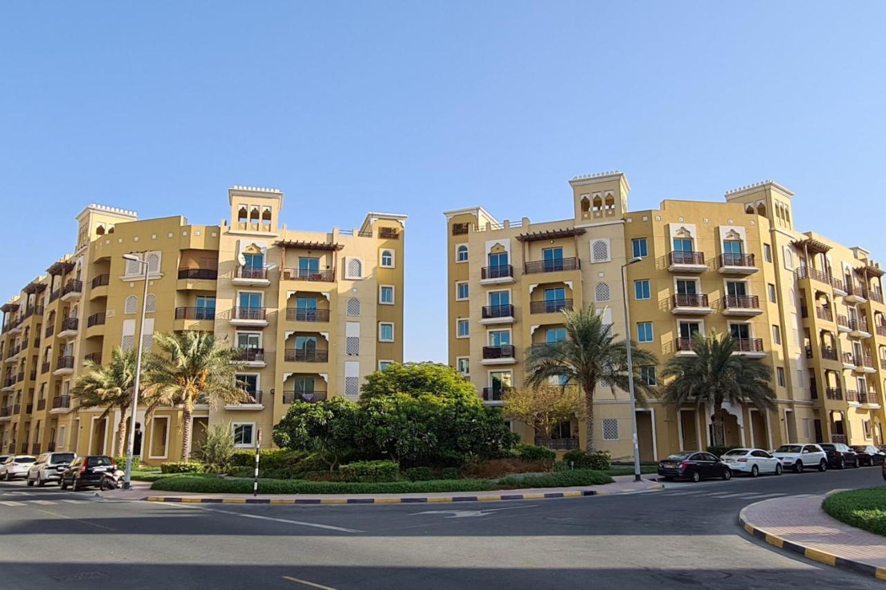 Cozy 1BR Apartment close to Dragon Market and Global Village - Chambres d’hôtes Dubaï