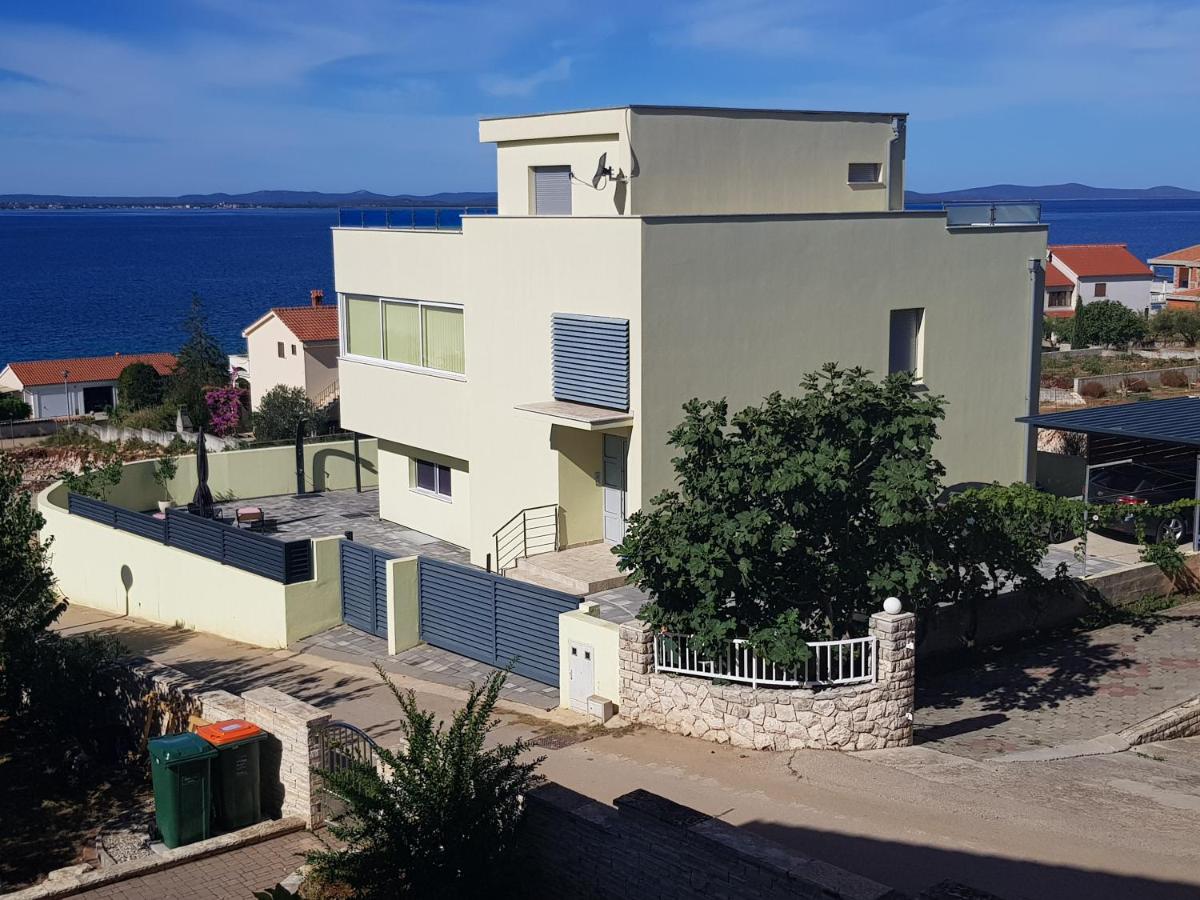 Yellow Cube - B&B