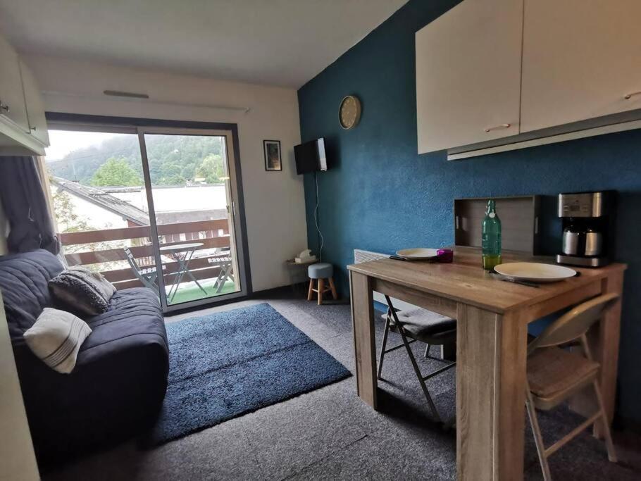 Joli studio vue sur les montagnes avec balcon - B&B