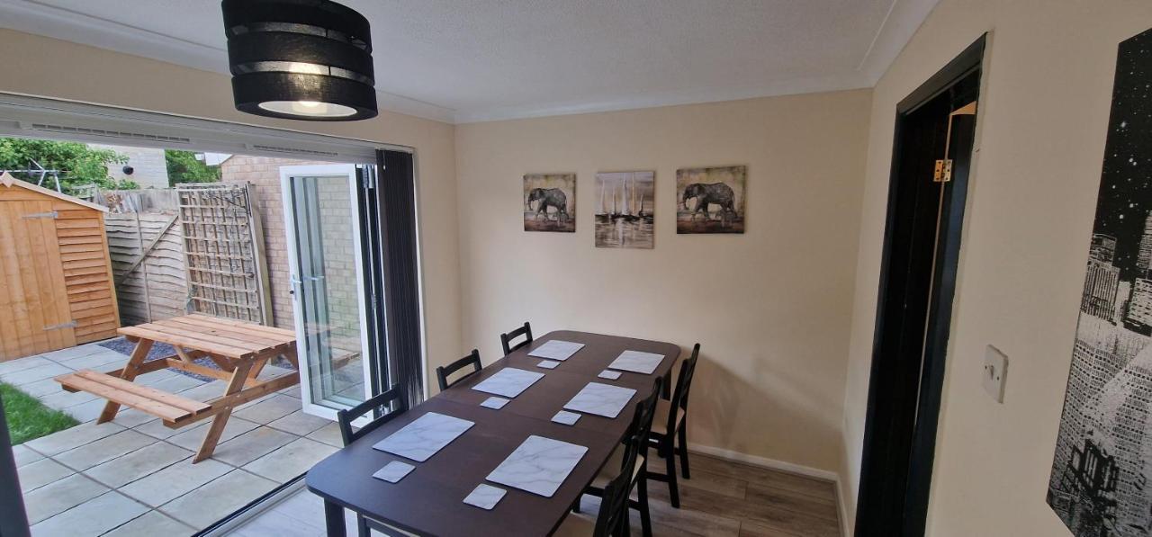 Shirley L, Milton, Cambridge, 4 BR House, Newly Refurbished - B&B