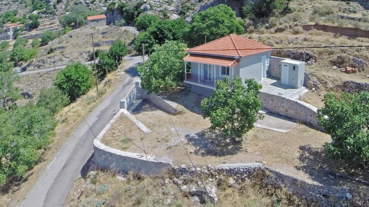 Demi ' s House : Σπίτι στο βουνό με μαγευτική θέα! - Chambres d'hôtes Kalamata