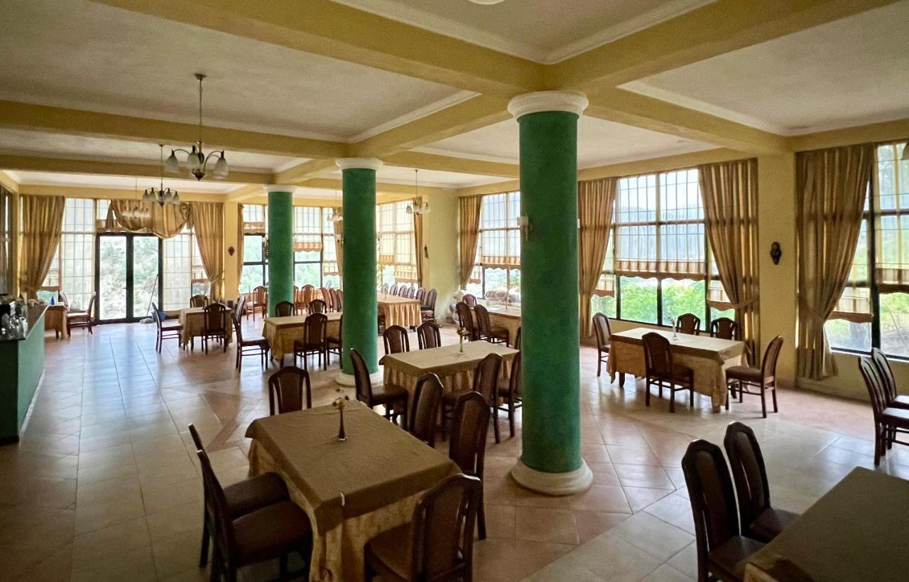 Montagna Hostel, Motel and Campsite - B&B Librazhd