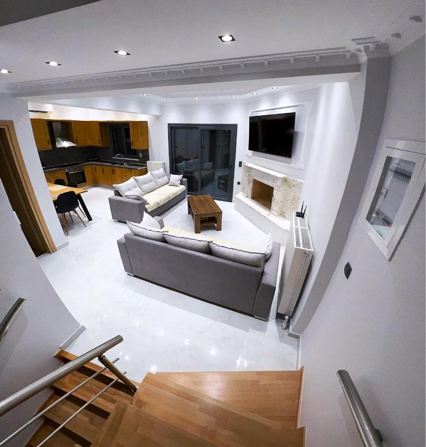 KONTIS' Deluxe furnished apartment - Chambres d’hôtes Loutráki