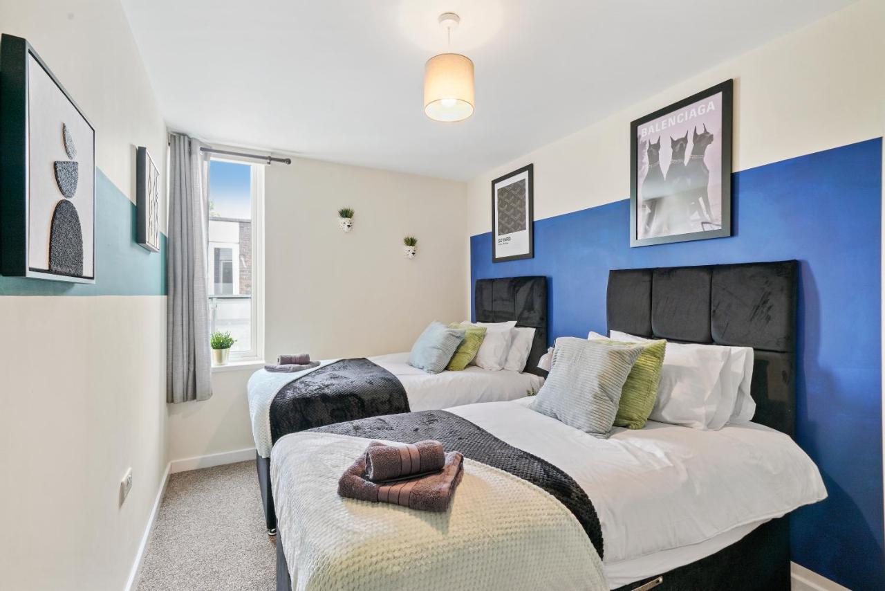 30 percent OFF! Emerald 3 Bed Gem in Southampton - B&B Totton