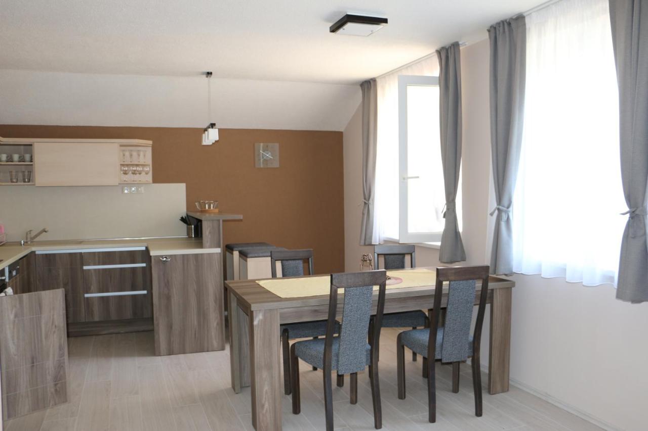 Appartamento con 2 Camere da Letto