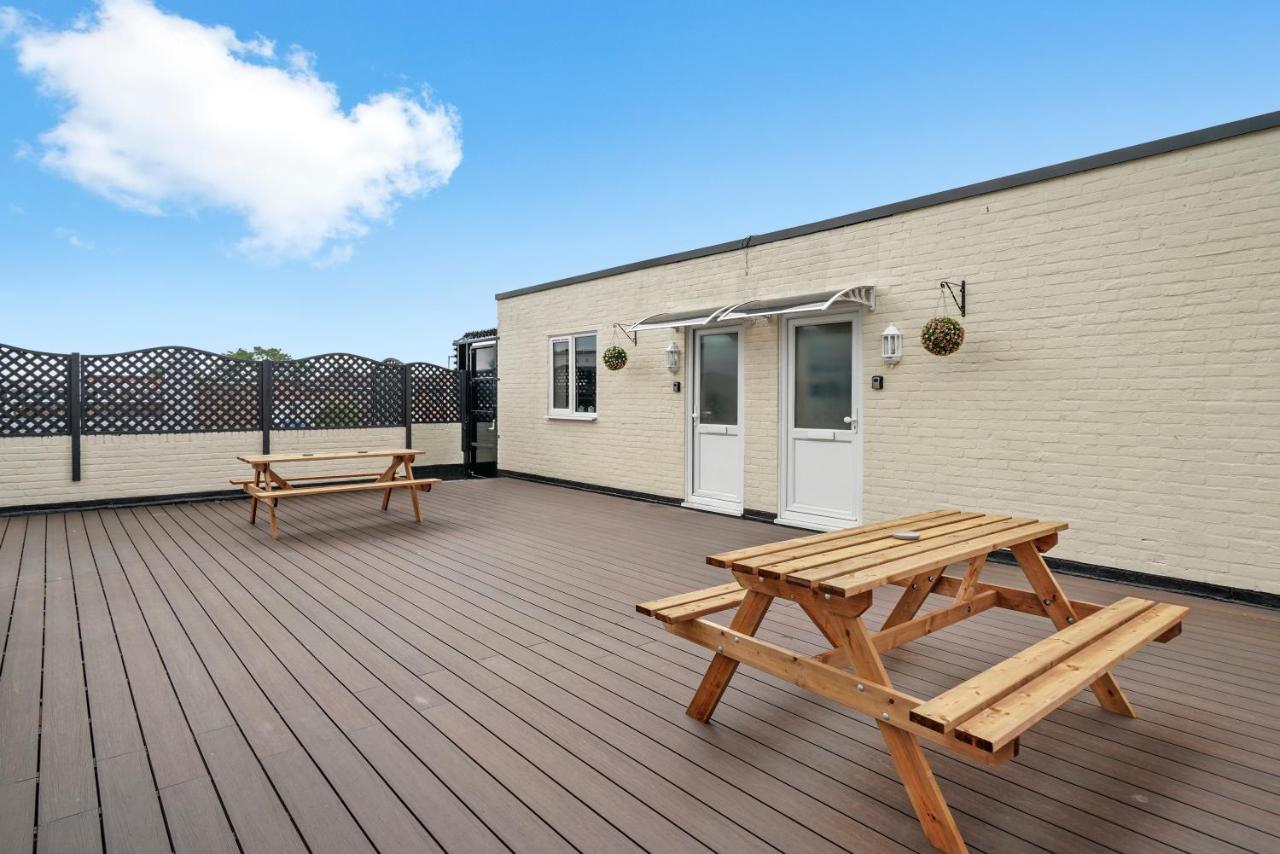 30 percent OFF! Exquisite Gems of Southampton! - 3 Bed - B&B Totton